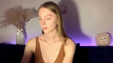 Annie online show from September 25, 3:22 pm