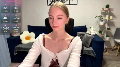 Annie online show from October 22, 3:06 pm