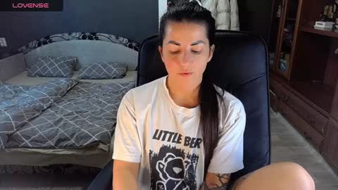 Snapshot of ava__doll chatting on January 20, 10:51 am Ava online show from January 20, 10:51 am