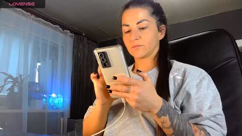 Snapshot of ava__doll chatting on January 28, 12:43 pm Ava online show from January 28, 12:43 pm