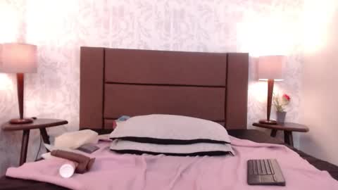 Ava  online show from February 12, 8:10 pm