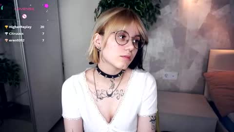 avaobierne online show from February 6, 7:17 pm