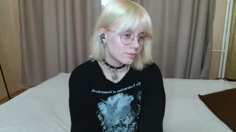 avaobierne online show from June 5, 6:52 am