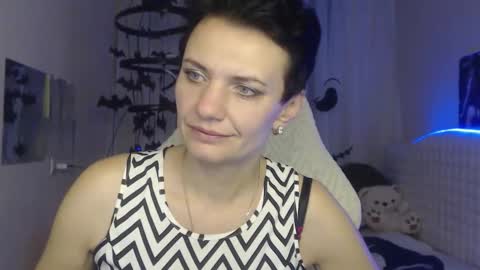 avasaturnian online show from October 24, 2:35 pm