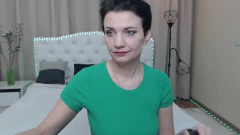 avasaturnian online show from February 1, 8:13 am