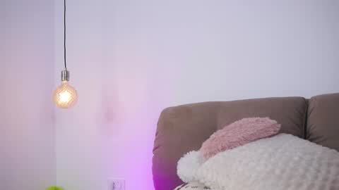 Carina online show from April 21, 4:58 pm