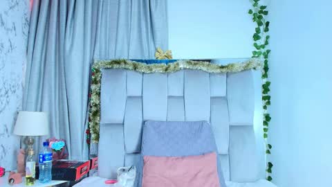 Ava online show from December 13, 9:43 pm