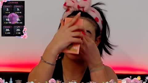 AveryWillow online show from February 6, 1:32 pm