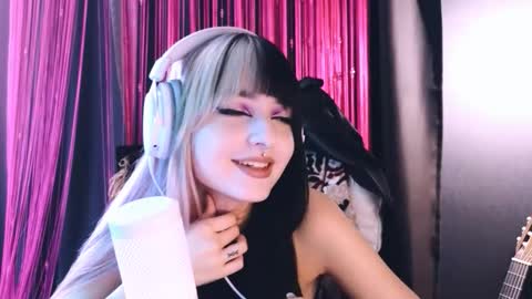 Avriel online show from September 11, 5:08 am