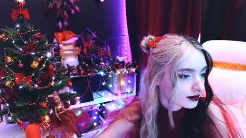 Avriel online show from December 26, 2:44 am