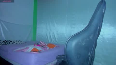 avril_jonson online show from March 26, 10:11 pm