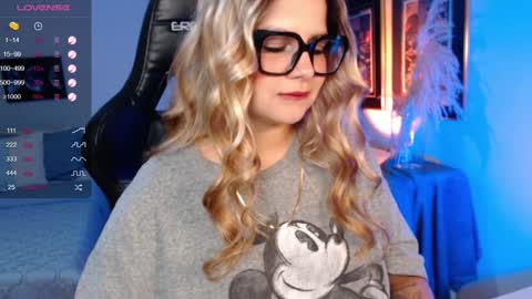 Snapshot of avrill_morgan chatting on December 20, 10:00 pm Avrill Morgan online show from December 20, 10:00 pm