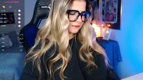 Snapshot of avrill_morgan chatting on February 20, 6:57 pm Avrill Morgan online show from February 20, 6:57 pm