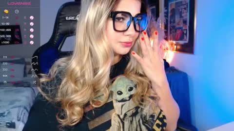 Snapshot of avrill_morgan chatting on February 16, 8:22 pm Avrill Morgan online show from February 16, 8:22 pm