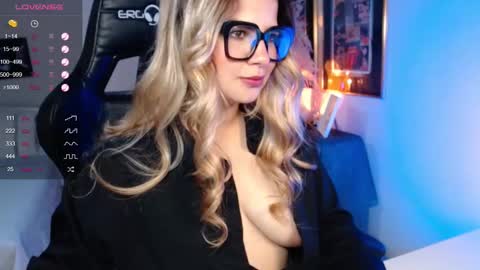 Snapshot of avrill_morgan chatting on March 7, 7:38 pm Avrill Morgan online show from March 7, 7:38 pm