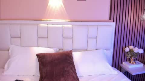 Avy  online show from April 23, 12:01 pm