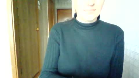 awesomeladyy online show from April 18, 9:23 am