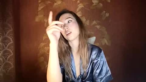 Snapshot of awora_wolf chatting on October 18, 9:05 pm Awora Wolf online show from October 18, 9:05 pm