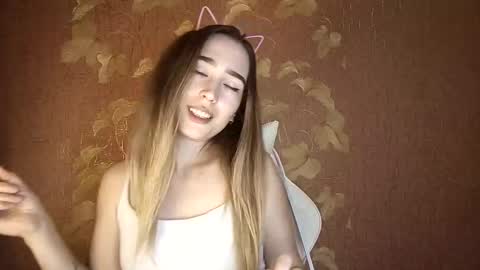 Snapshot of awora_wolf chatting on September 17, 5:55 pm Awora Wolf online show from September 17, 5:55 pm