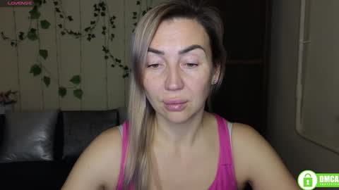 Jully online show from December 17, 6:45 pm