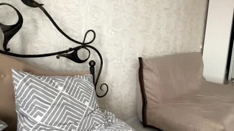 Snapshot of ayaderen chatting on February 24, 12:35 pm  im Aya welcome to my room  online show from February 24, 12:35 pm