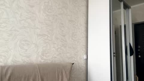 Snapshot of ayaderen chatting on February 17, 5:58 am  im Aya welcome to my room  online show from February 17, 5:58 am