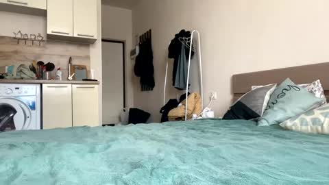 Snapshot of ayaderen chatting on February 5, 8:32 am  im Aya welcome to my room  online show from February 5, 8:32 am