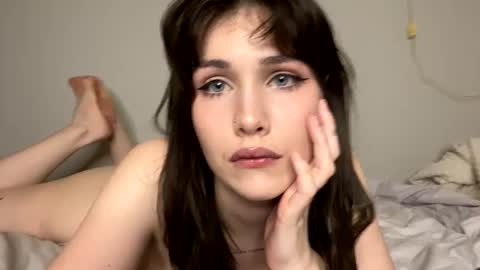 Snapshot of ayaderen chatting on January 13, 2:32 pm  im Aya welcome to my room  online show from January 13, 2:32 pm