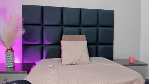 AylaStonne online show from February 6, 7:17 pm