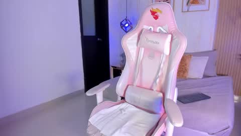 Ayleen online show from January 8, 5:50 pm