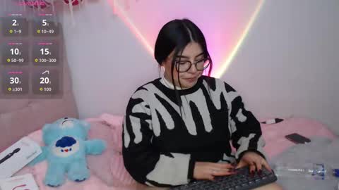 Snapshot of ayleen_honey chatting on October 25, 5:04 am Ayleen online show from October 25, 5:04 am