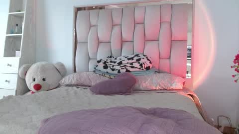 AYLEEN    online show from November 27, 9:06 pm