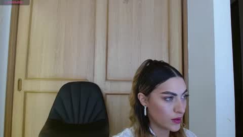 Snapshot of ayleen_m chatting on September 9, 6:51 pm AYLEEN online show from September 9, 6:51 pm