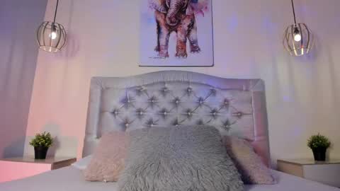 Ayshell online show from April 25, 6:05 am