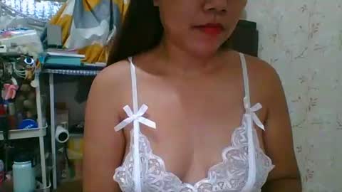 Snapshot of azelliya2018 chatting on October 5, 7:02 am azelliya2018 online show from October 5, 7:02 am