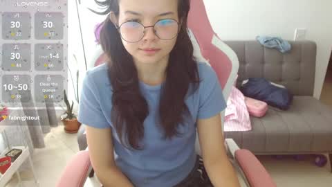 Azu  online show from April 25, 3:42 pm