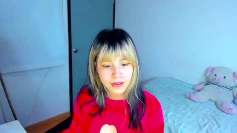 Azu Moure online show from January 23, 5:45 am