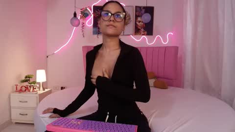 PRINCESS AZUL. online show from April 28, 10:46 pm