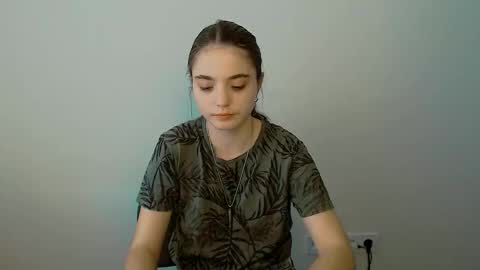 azumi_chan_ online show from September 22, 5:39 am