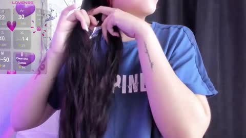 Queen B online show from December 5, 5:25 pm