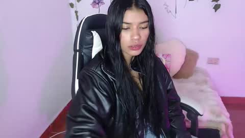 babenik_777 online show from November 3, 3:54 am