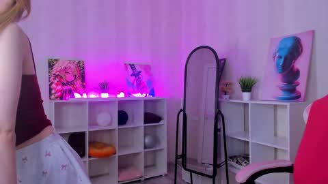 Bloom online show from April 27, 9:39 am