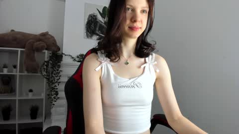 Evalena maybe just Eva online show from February 7, 5:31 am