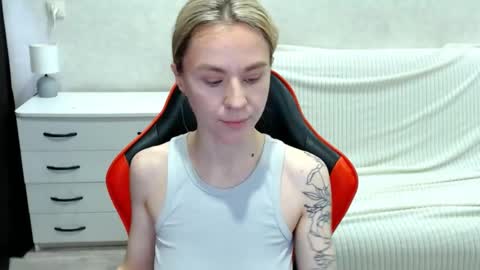 baby_kitte online show from October 26, 5:14 am