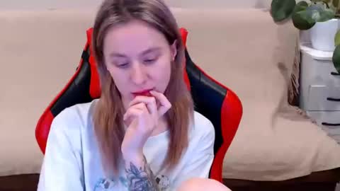 baby_kitte online show from February 16, 3:16 pm