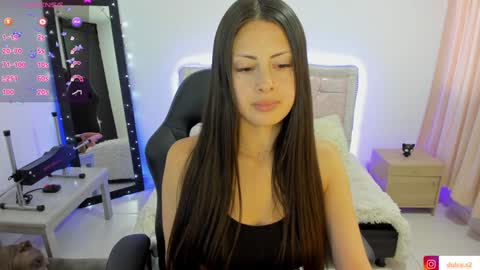 Snapshot of baby_love03 chatting on December 18, 9:29 pm Dulce Stefa online show from December 18, 9:29 pm