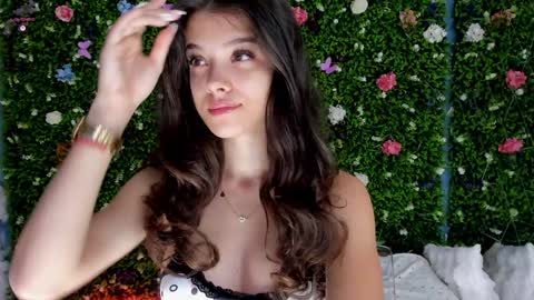 Snapshot of babyaylin chatting on September 24, 4:11 am Aylin online show from September 24, 4:11 am