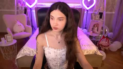 Snapshot of babyflowerr chatting on March 5, 8:01 pm Sasha online show from March 5, 8:01 pm