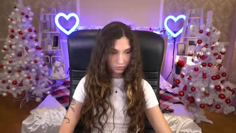 Snapshot of babyflowerr chatting on December 9, 8:01 pm Sasha online show from December 9, 8:01 pm