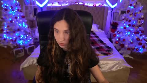 Snapshot of babyflowerr chatting on December 18, 8:36 pm Sasha online show from December 18, 8:36 pm